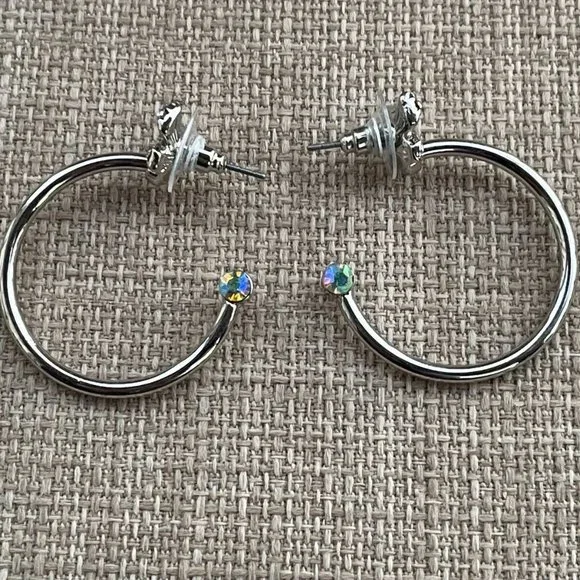 Guess Women Earrings Silver Tone Crystal Bow Hoops Jack Post New - Picture 10 of 11